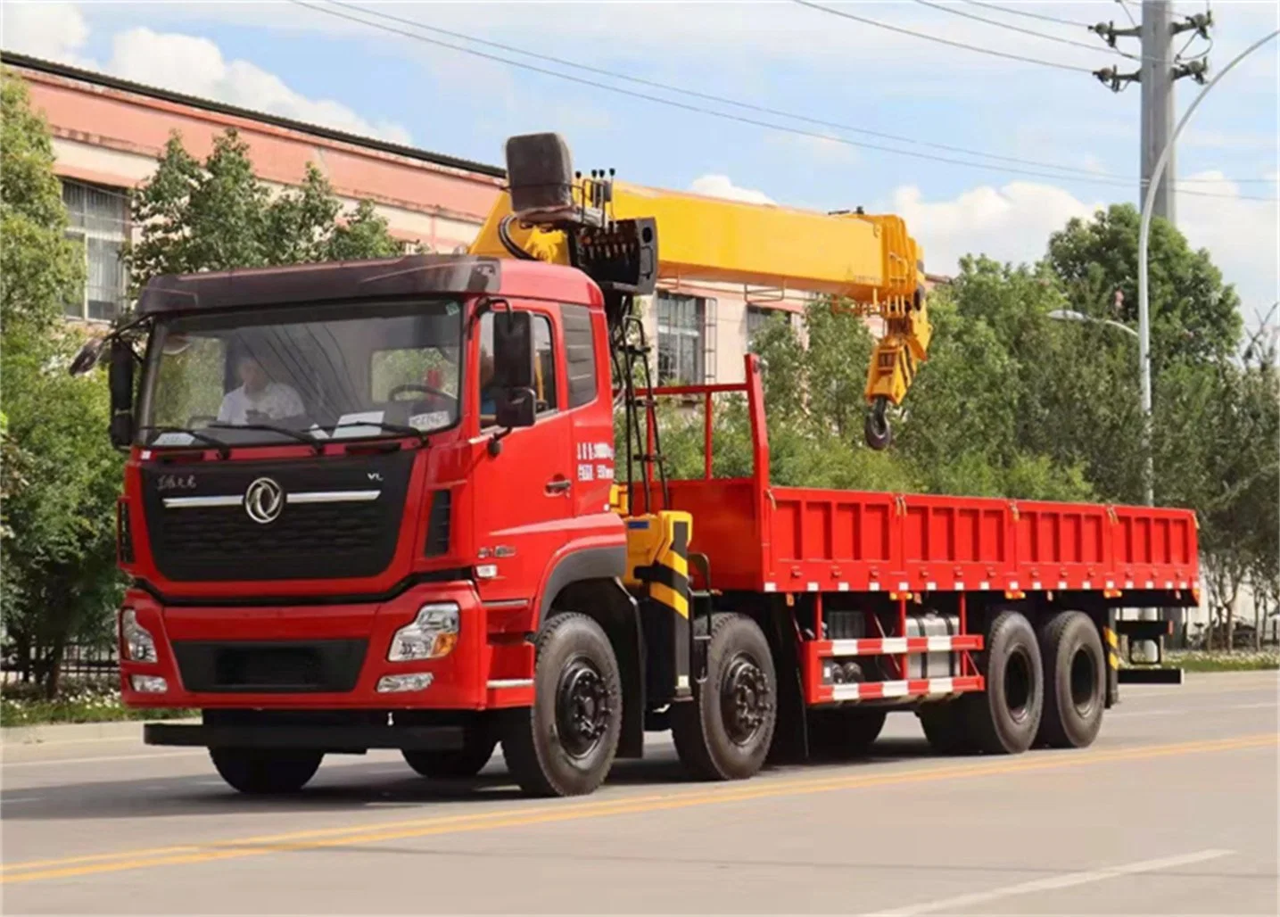 Dongfeng Tianlong 8X4 16t Truck Mounted Crane