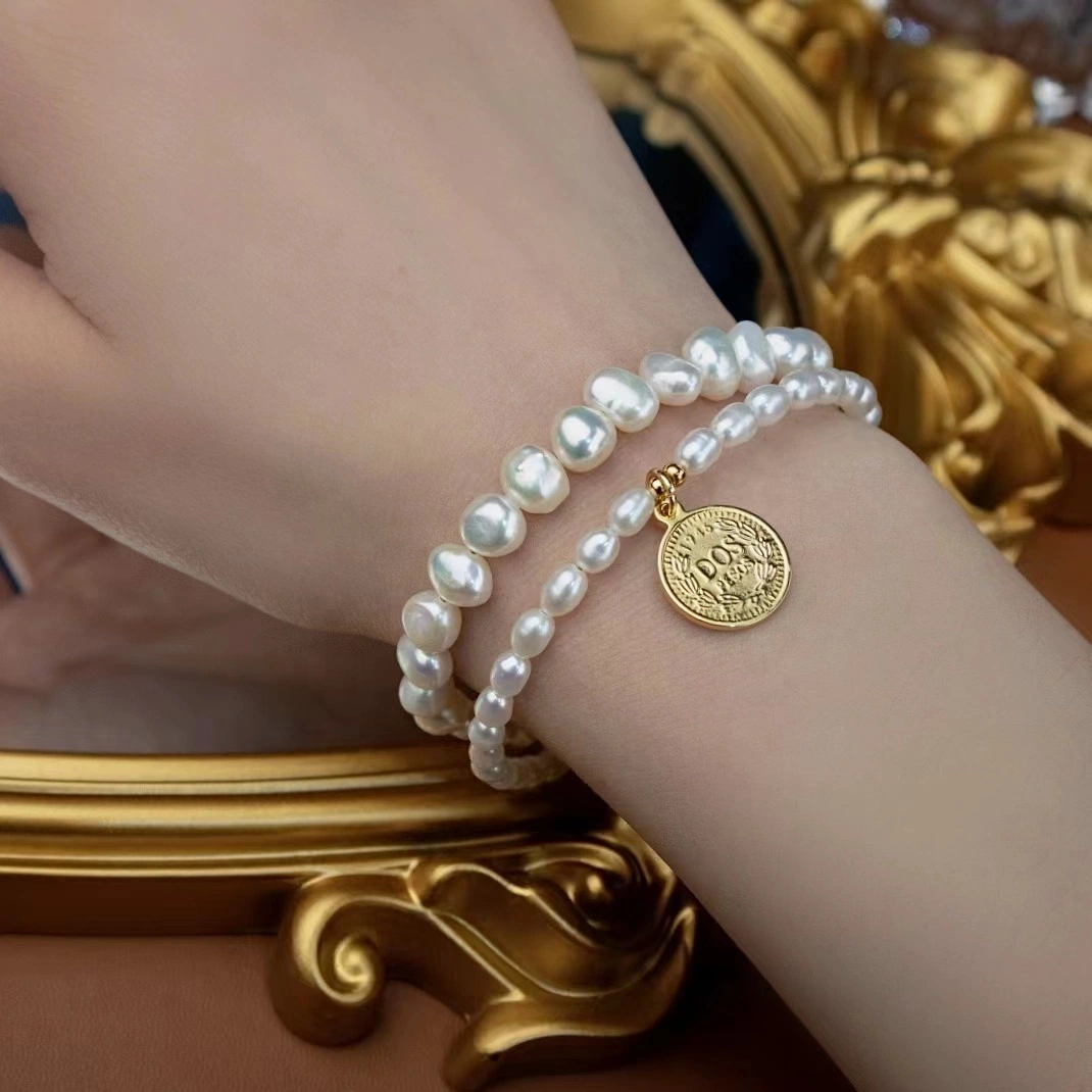 Fashion Baroque Pearl Jewelry Women&prime; S Double Bracelet with 18K Gold Plated Vintage Gold Coin for Lady Gift