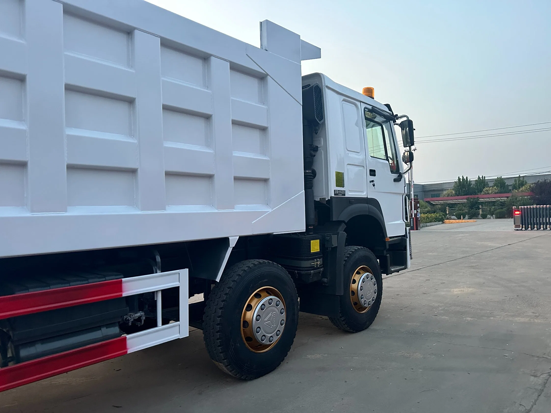 China meistverkaufte HOWO 8X4 gebrauchte Baudump Truck