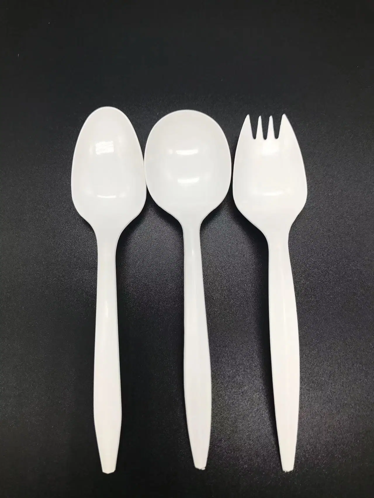 Usine de ventes directes de la coutellerie en plastique blanc jetable couteau, fourchette et cuillère défini pour le dîner (DD-11)