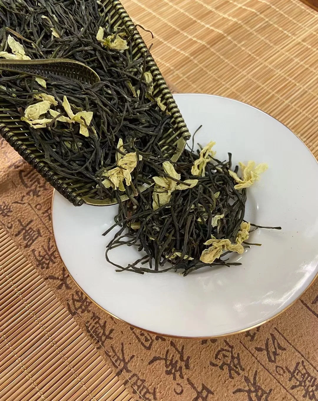 Special White Buds of Chinese Tea Black Tea