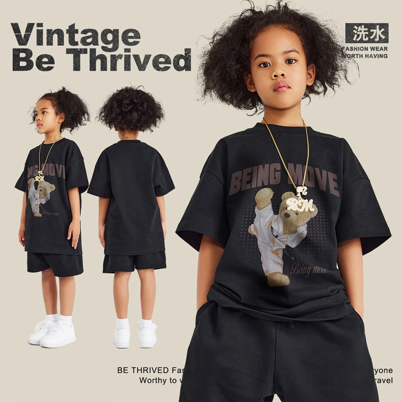 2023 Frühjahr und Sommer 305g Heavy Kung Fu Bear Print Kurzarm-T-Shirt aus reiner Baumwolle mit Rundhalsausschnitt für Kinder′ S (CFTZ-009)