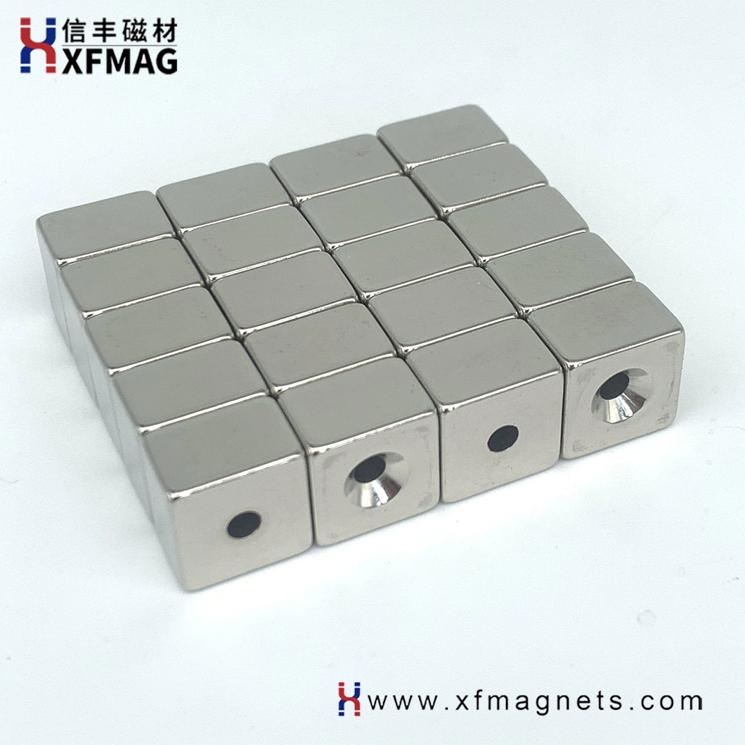 Kundenspezifischer 35uh Neodym-Blockmagnet N/S Pole-Magnete mit Senkkopf Loch