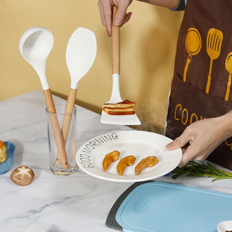 Juego de utensilios de cocina al por mayor con mangos de madera Herramientas de cocina seguras para alimentos Para uso en cocina