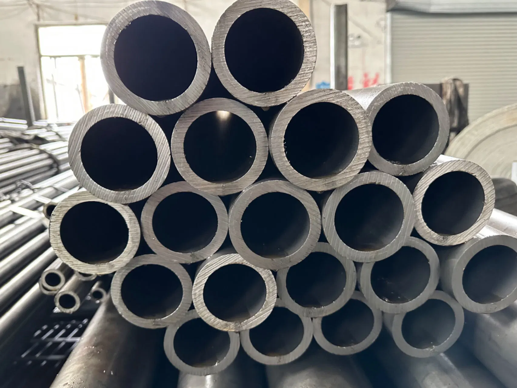 Steel Pipe Manufacturer High-Quality ASTM A36 A106 A53 Q235B 1020 1030 1045 Carbon Steel Gcr15 16mn 15CrMo 35CrMo 42CrMo Alloy Steel Seamless Steel Pipe