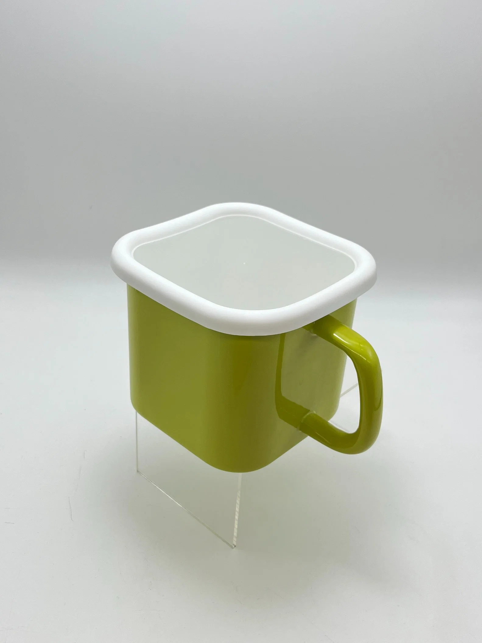 Nouveau style de vaisselle en émail carré en émail Noodle Pot en émail Noodle Pot de cuisson Pot chaud avec couvercle en verre