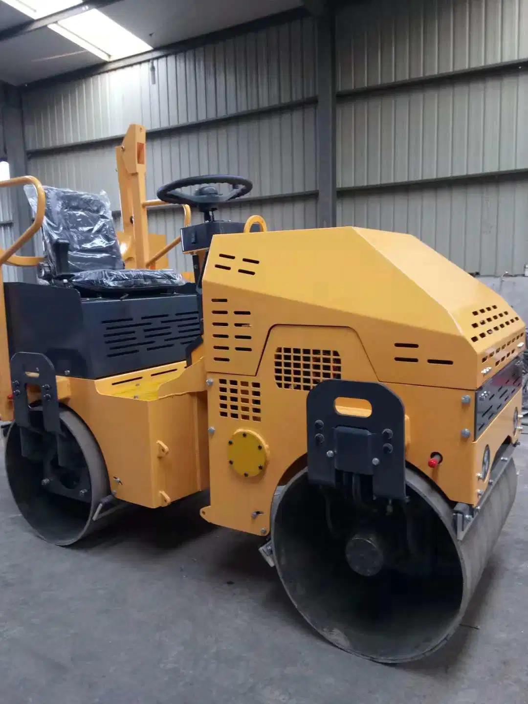 Ride on Driving Single Drum Diesel Engine Road Roller Vibratory Road Roller