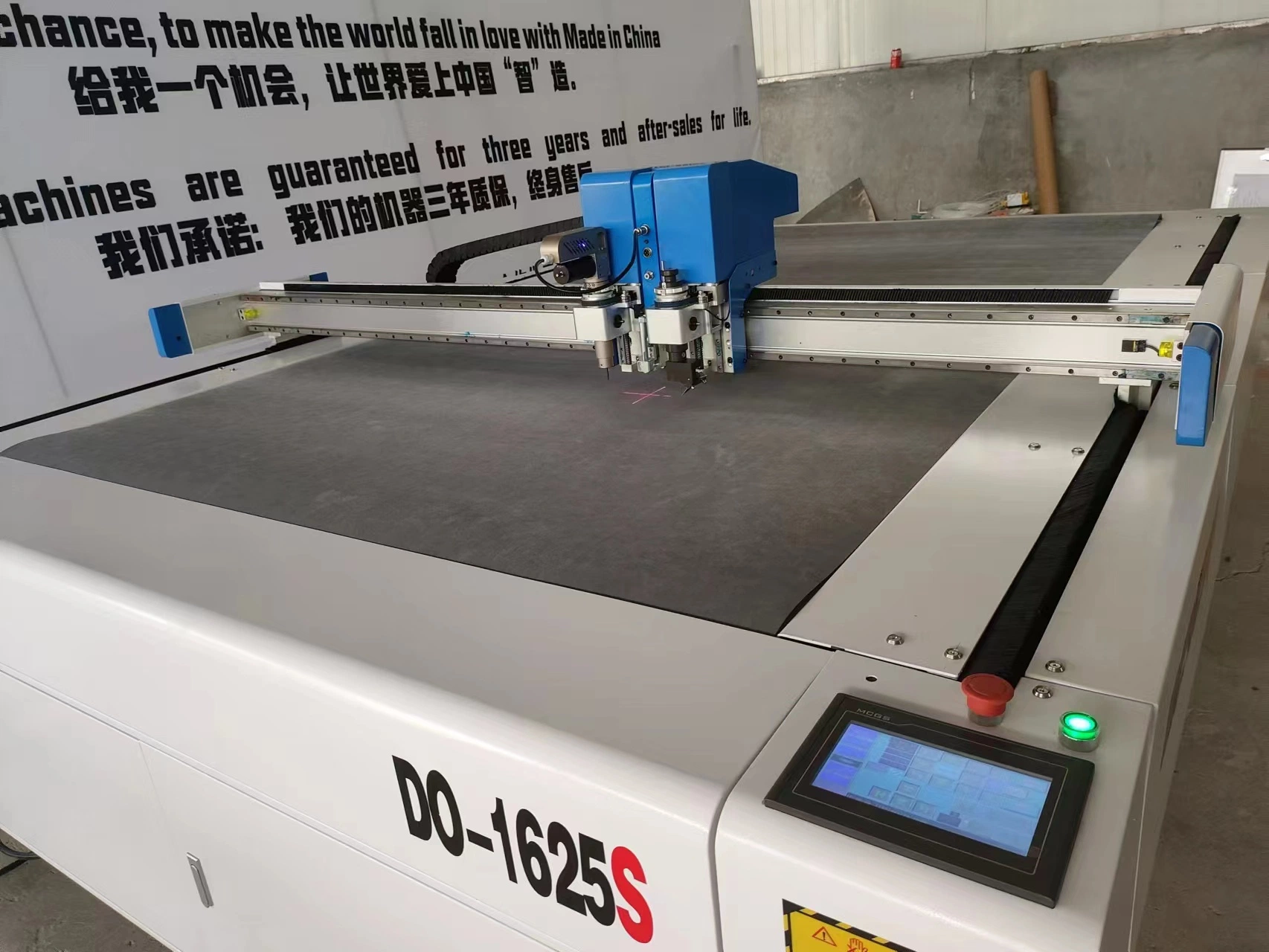 Oscillating Knife Laser CNC Digital Cutter for EVA EPE PE PVC Foam Sponge Cotton Honeycomb Corrugated Cardboard Paper Fabric Leather Gasket Cutting