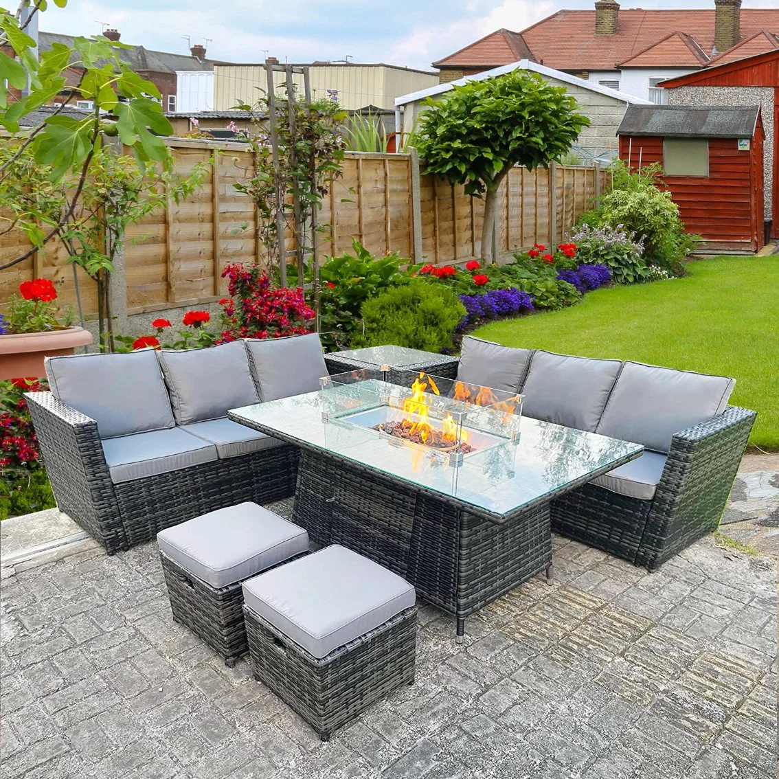 Ensemble de table de foyer au gaz pour meubles de jardin en rotin pour patio extérieur avec repose-pieds.