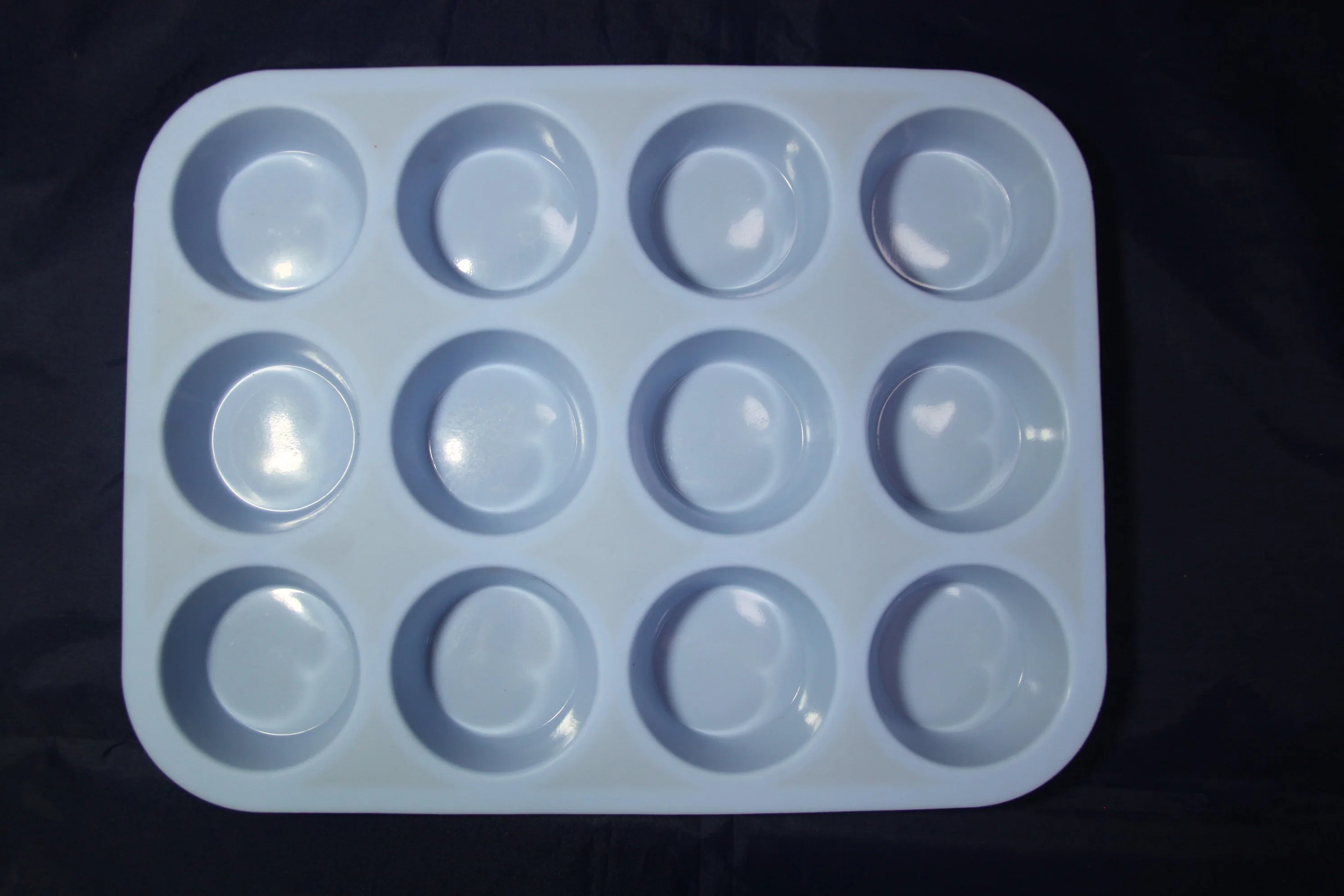 Bakeware Silicone Square 12 Round Cups Style Bake Cake or Jelly Mould Mold