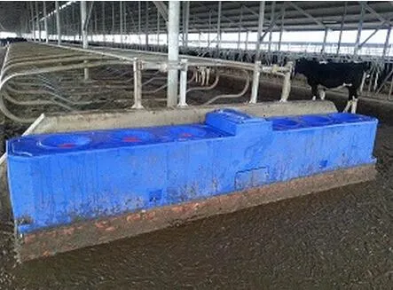 Plastic Insulation Drinking Water Tank Electric Heating in Winter Livestock Breeding