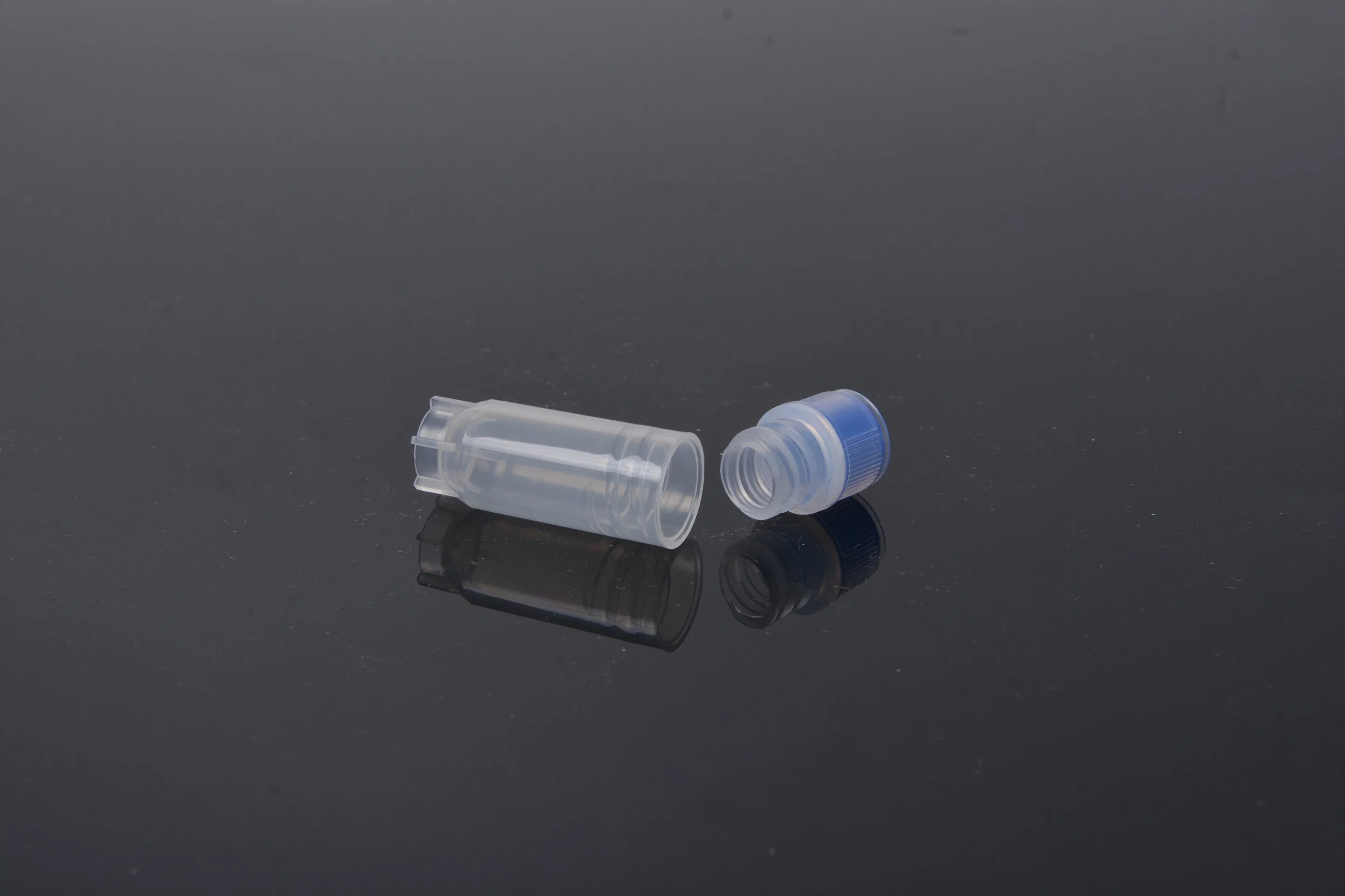 1ml, 1,8ml, 5ml Medical φ 20× 58mm suministros de laboratorio tubo criogénico bomba de pulverización nasal Cryotube