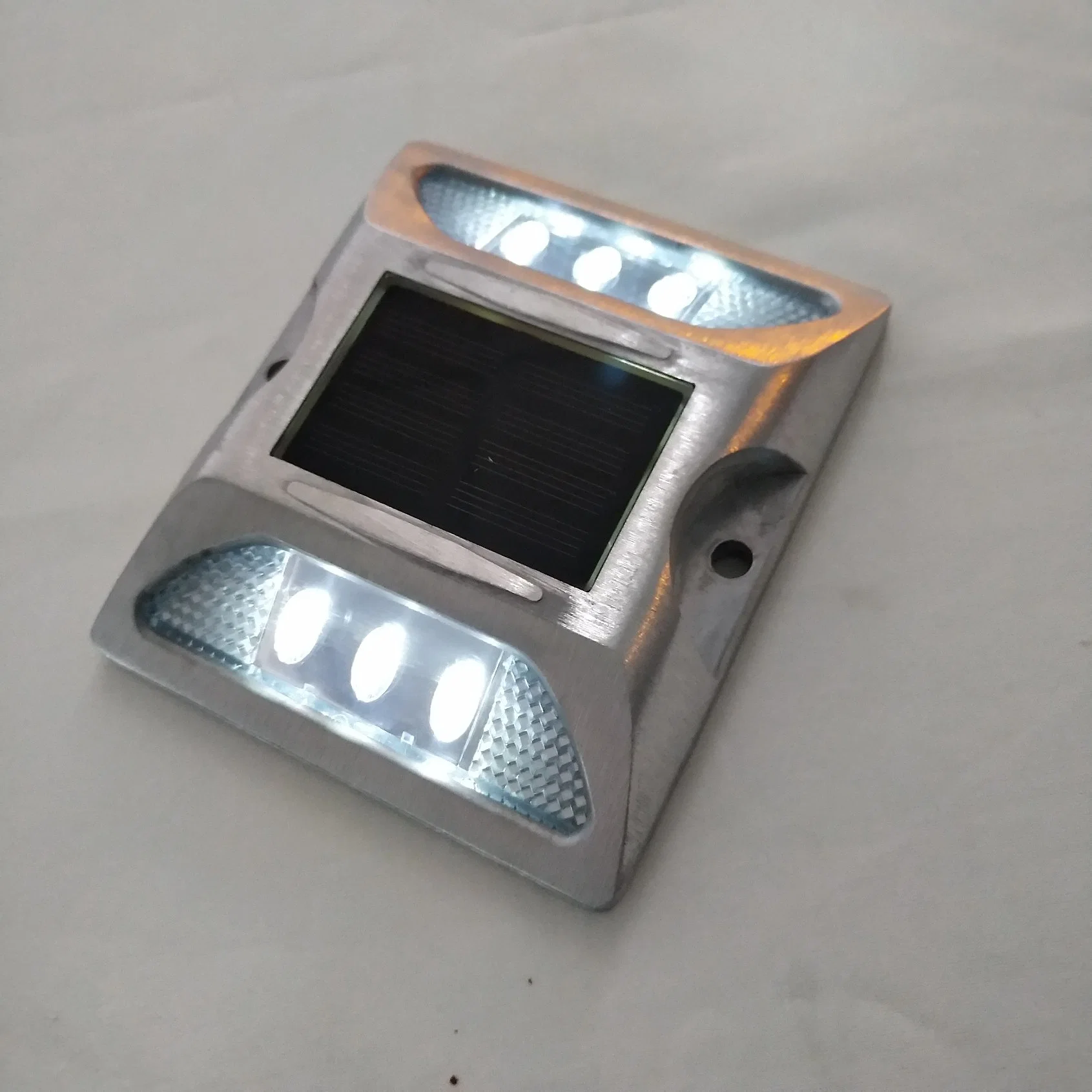 Aluminum LED Solar Road Stud with 3 PCS LED Per Side