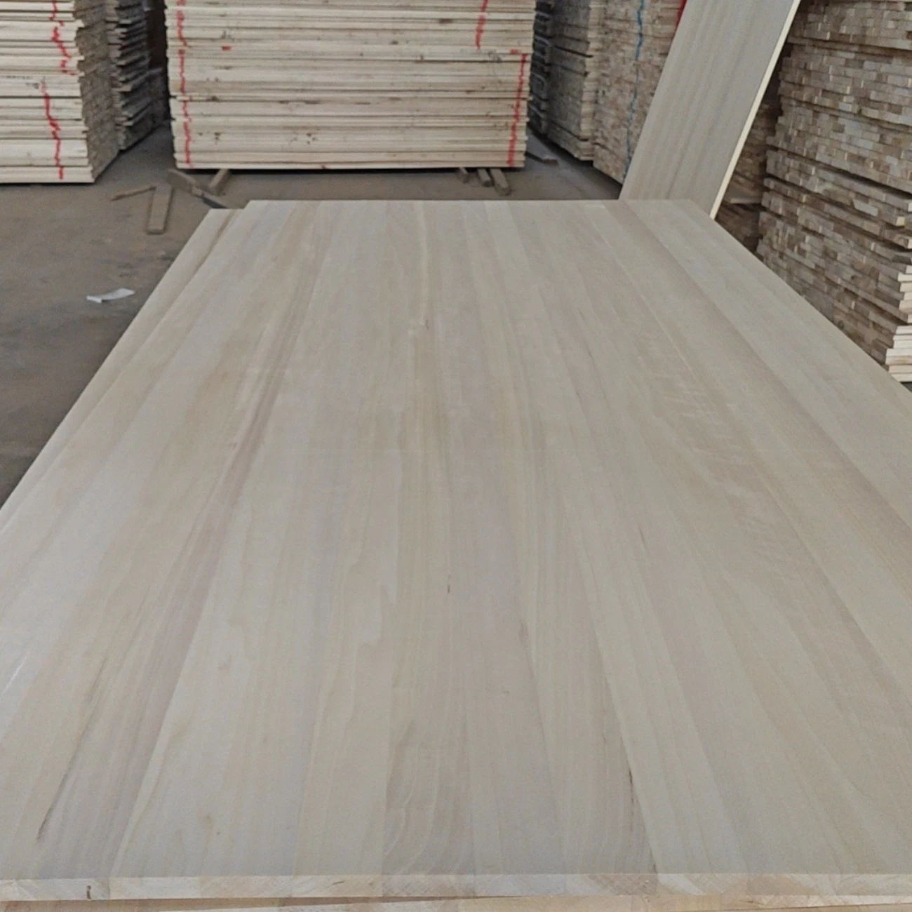 Provide Durable Yellow Poplar Edge Glued Wood for The Production of Various Crafts