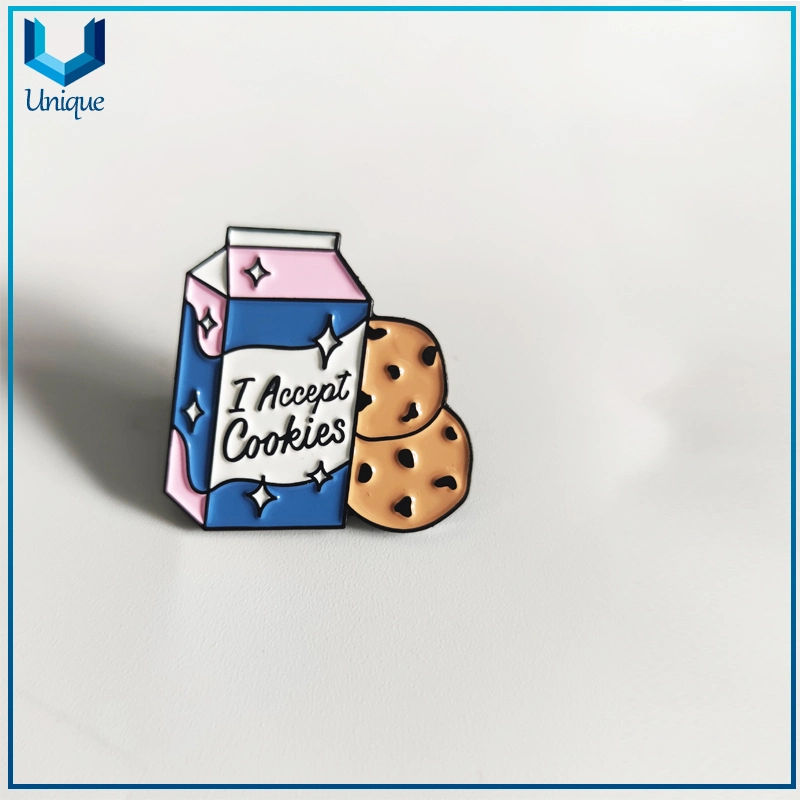 Los mejores regalos promocionales Pinzas metálicas, la leche barata Cookie Pins Badge para la docoración, Diseño a medida Die golpeado Hierro Metal Broche para los regalos