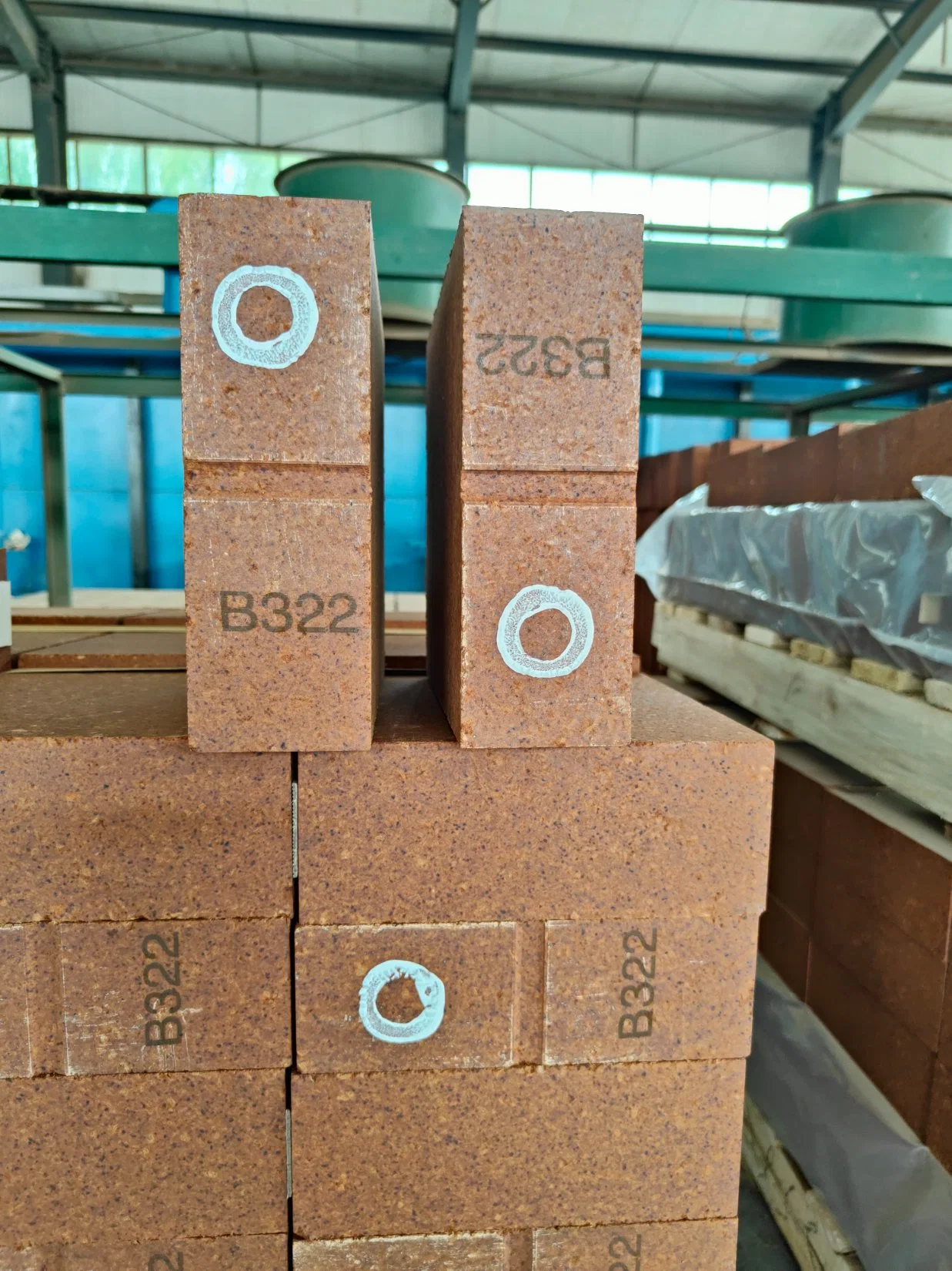 MTL-II magnesia hercynite spinel bricks for cement rotary kiln/lime kiln burning zone