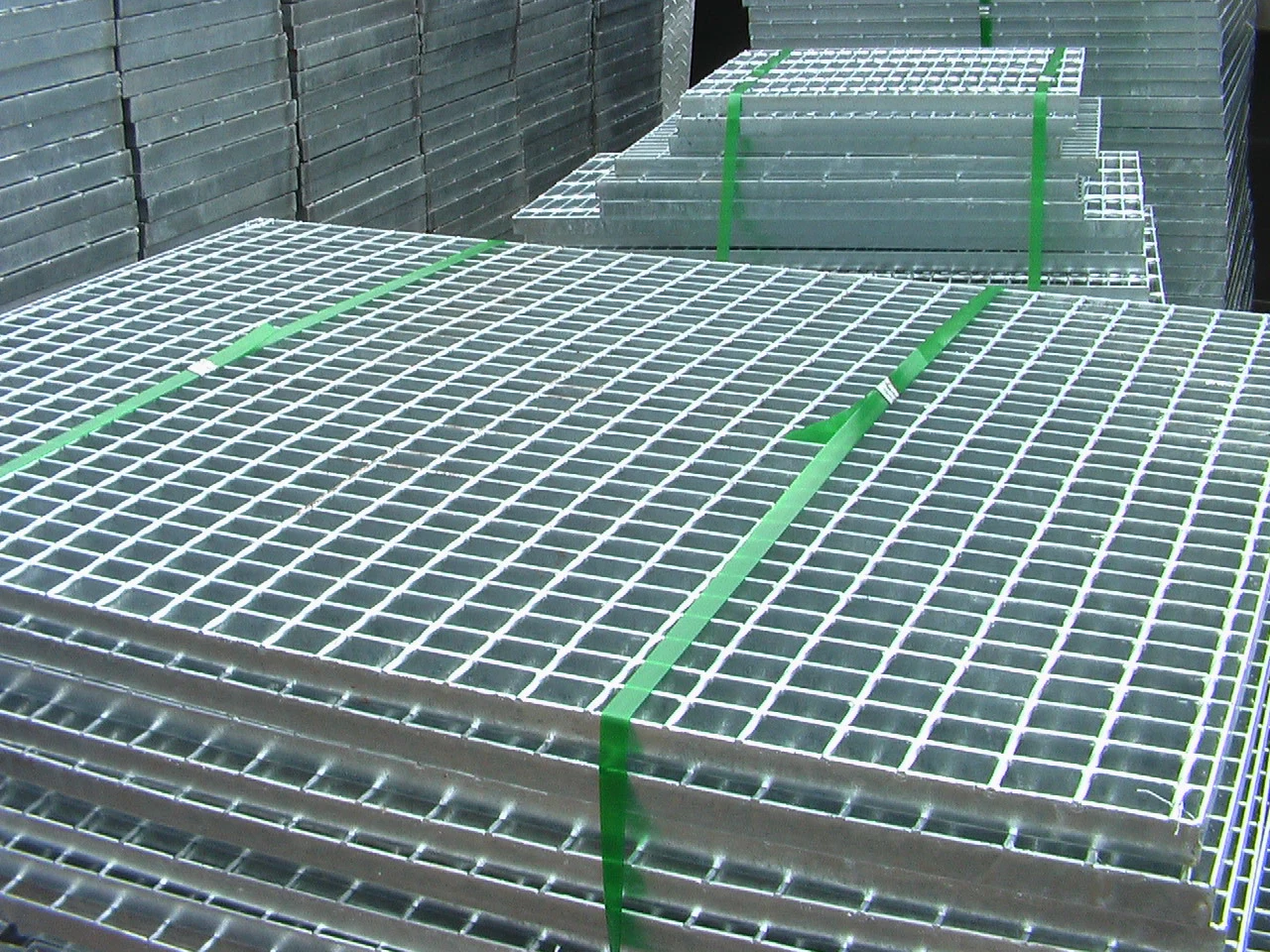 Galvanised Serrated Steel Grating for Platform Steel Floor Projects