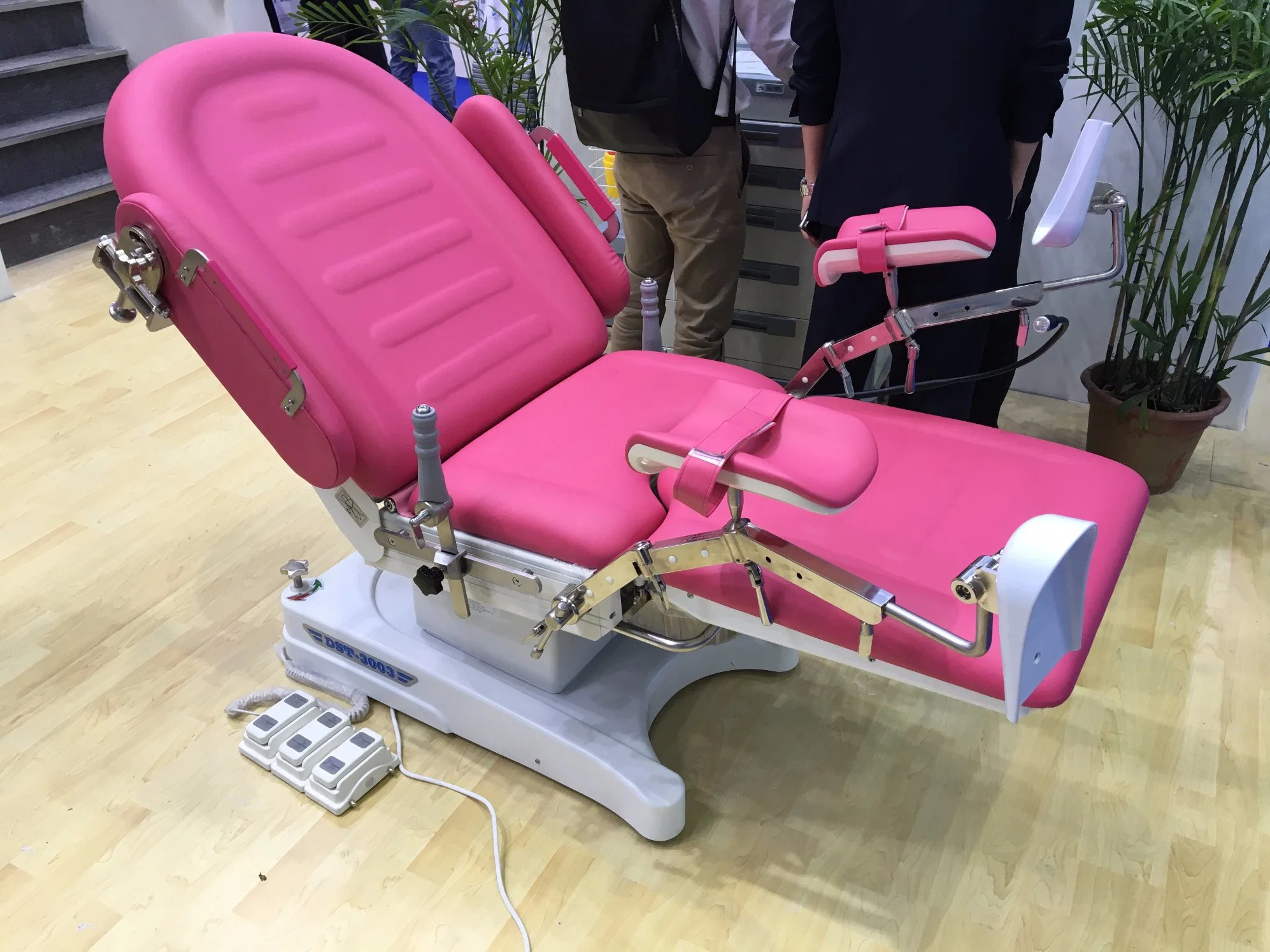 Excelente calidad Electric parto cama Tabla de funcionamiento de Ginecología Equipo Médico equipo para hospitales de la tabla Ot