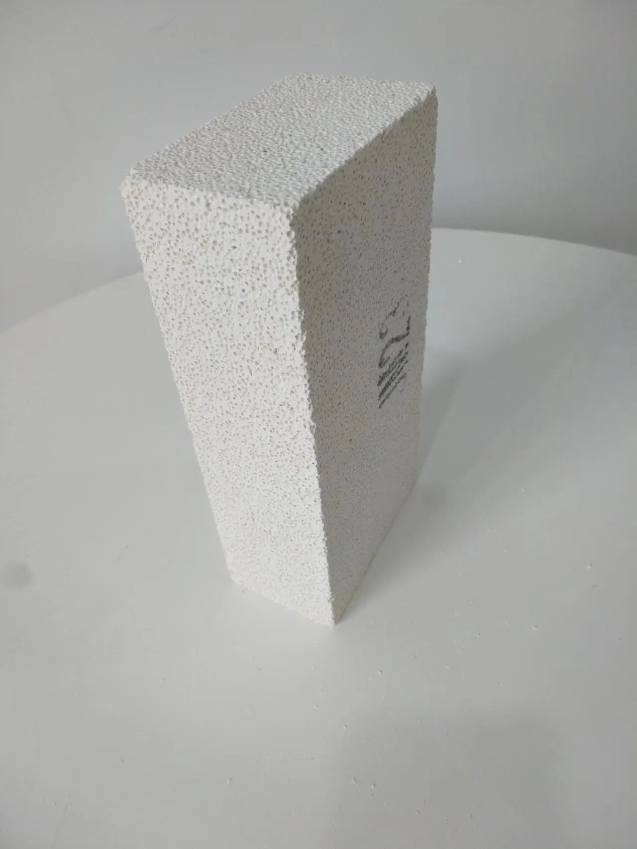Zibo Hitech Furnace Uses Jm-26 Refractory Light Weight Mullite Insulation Brick