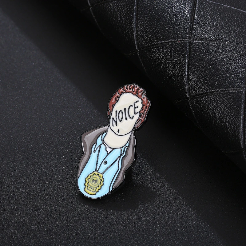 Großhandel Custom Logo Anime Zeichen Brosche Personalisierte Männliche Kleidung Dekorativ Pins Geschenke Legierung Metall Hard Soft Brosche Emaille Abzeichen Lapel Pin