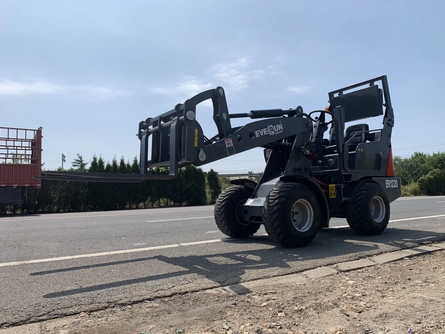 China Everun New Design Er1220 Small Compact Bucket Wheel Loader with Euro 5 Engine