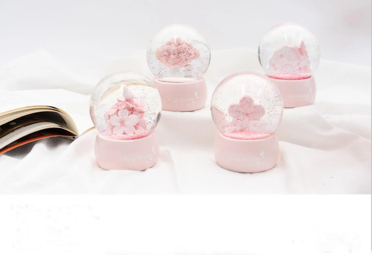 Polyresin Crafts Supplier Wedding Valentine&prime; S Day Gift Snow Globe Custom Snow Ball