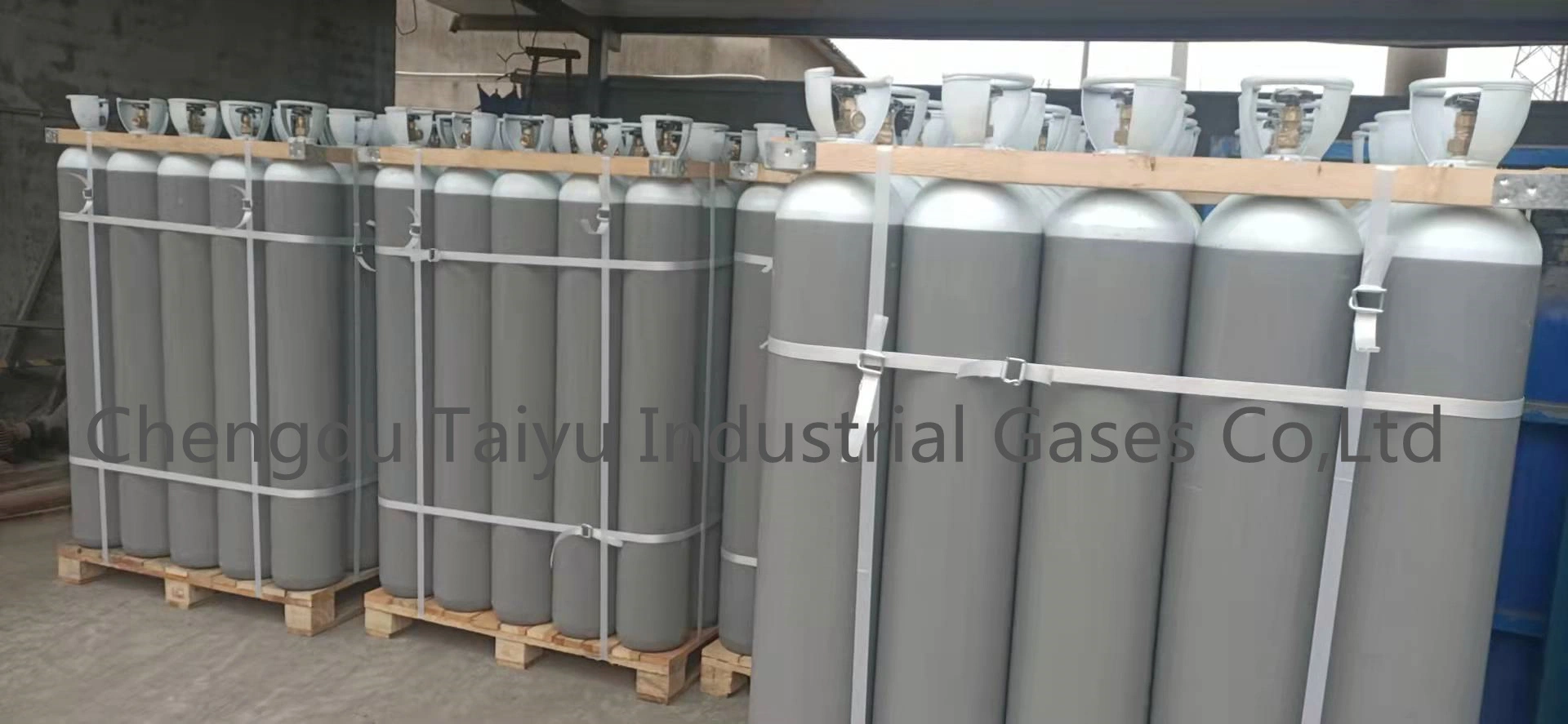 Factory Price Industrial Grade 99.999% Oxygen /O2 Gas 47L 7m3 Steel Cylinder with valve