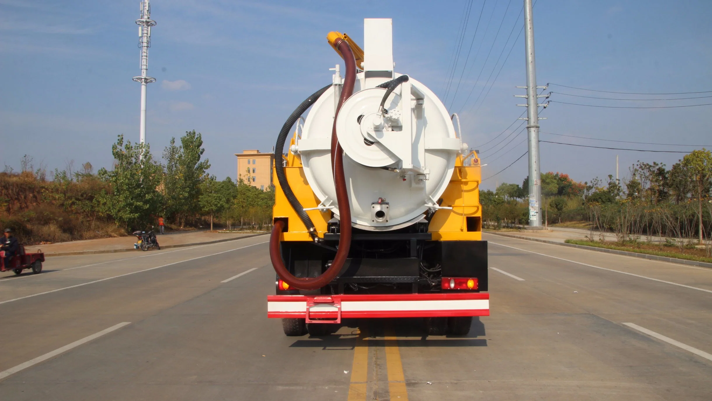 Dongfeng Fecal Suction Truck/Sewage Sucking Truck/Sewer Sucking Truck