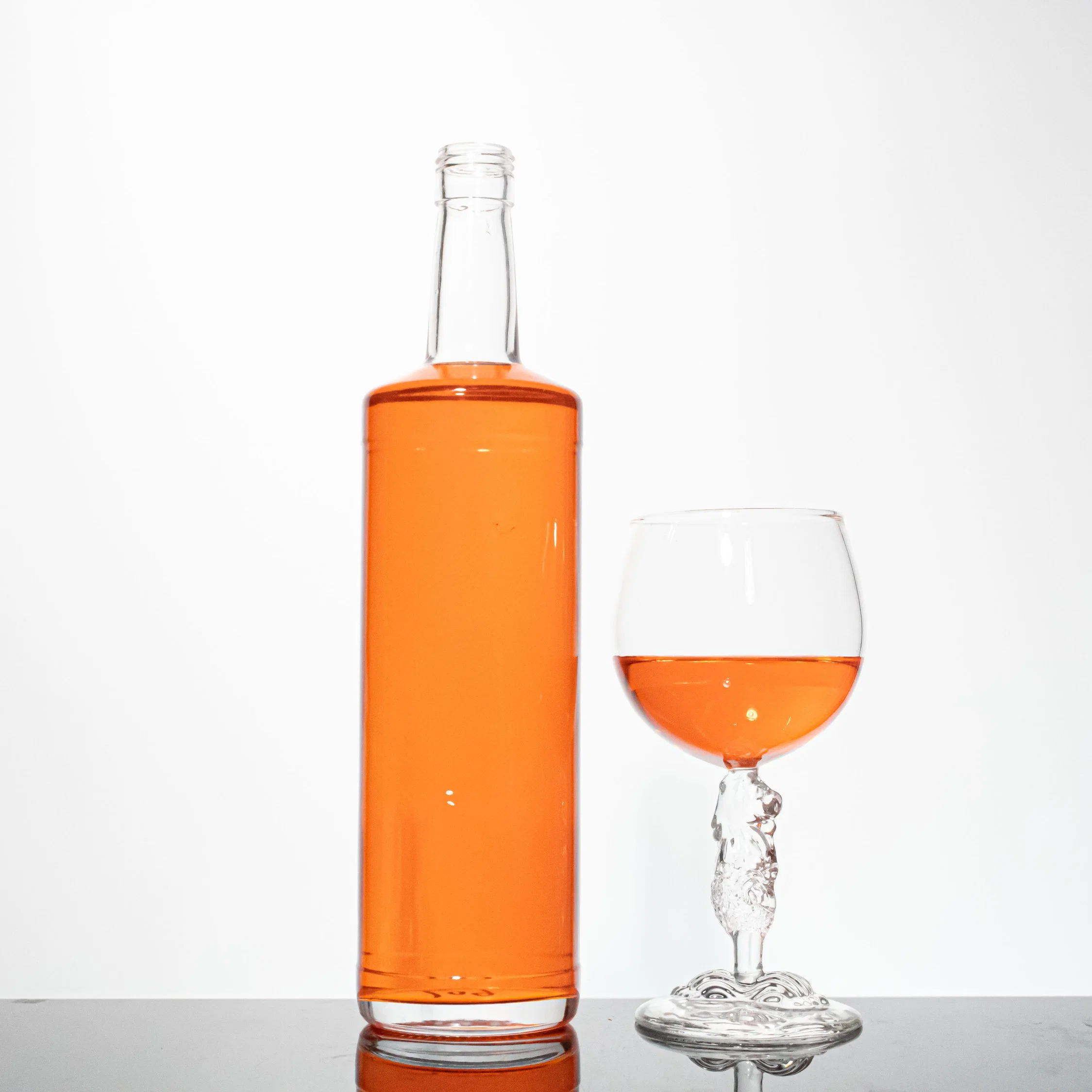 Bouteille en verre transparente ronde de 500 ml, 750 ml et 1000 ml en gros pour whisky, rhum, tequila, vodka, liqueur et vin.