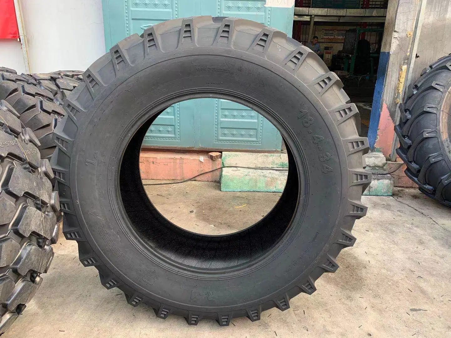 Taihao Tyre Mr-1 Pattern 20.8-42 18.4-34 18.4-30 Industrial Tyre