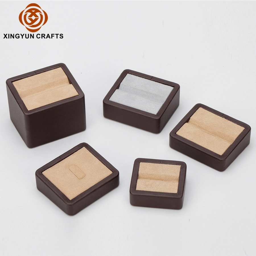 Wholesale China Factory Custom MDF Wrapped with Cream and Brown PU Leather Jewelry Display for Gemstone