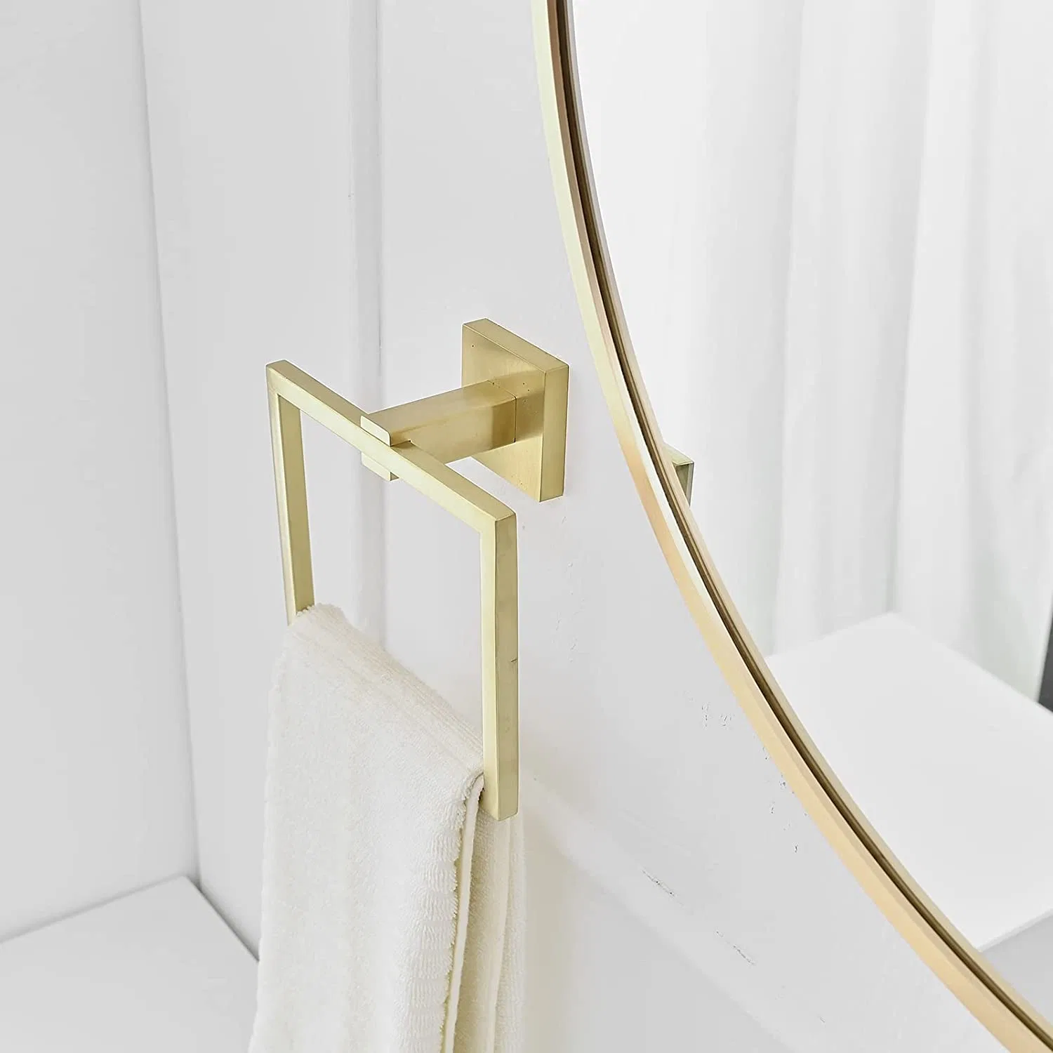 Adhesivo de oro Conjunto de accesorios de baño Toalla de mano de acero inoxidable de anillo Aro de toalla de baño Soporte colgador