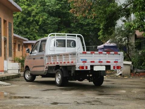 EV Ruichi Ec72 camión de recogida eléctrico a la venta con izquierda Conducción a mano y kilometraje de resistencia de 250km conducción a mano izquierda Coche usado coche eléctrico 0km Mileage VPN