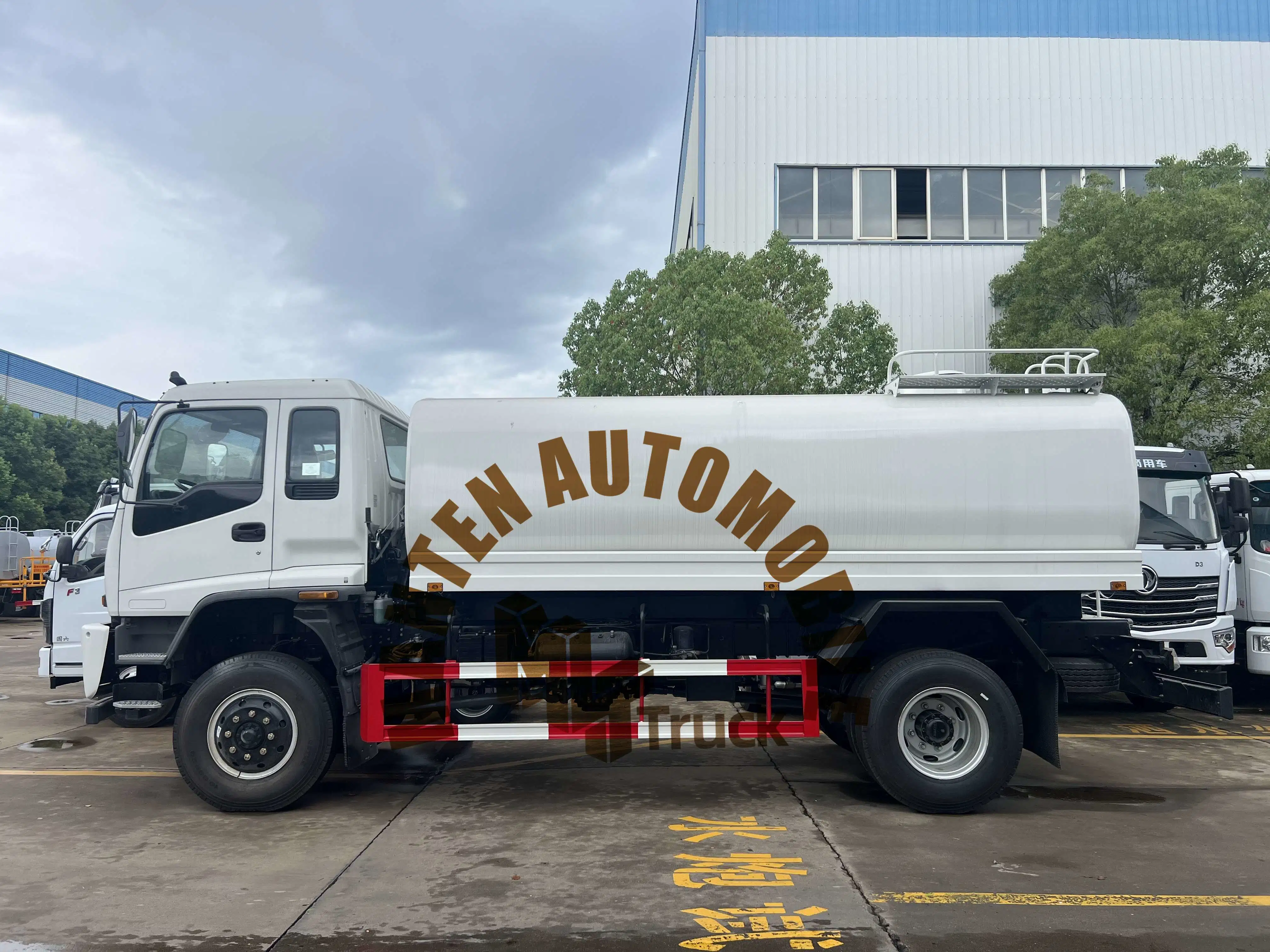 Isuzu Ftr 10tons/12tons camión de agua potable de acero inoxidable de grado alimentario 10000L/12000L Tanque de leche fresca camión Precio agua tanque de Bowser