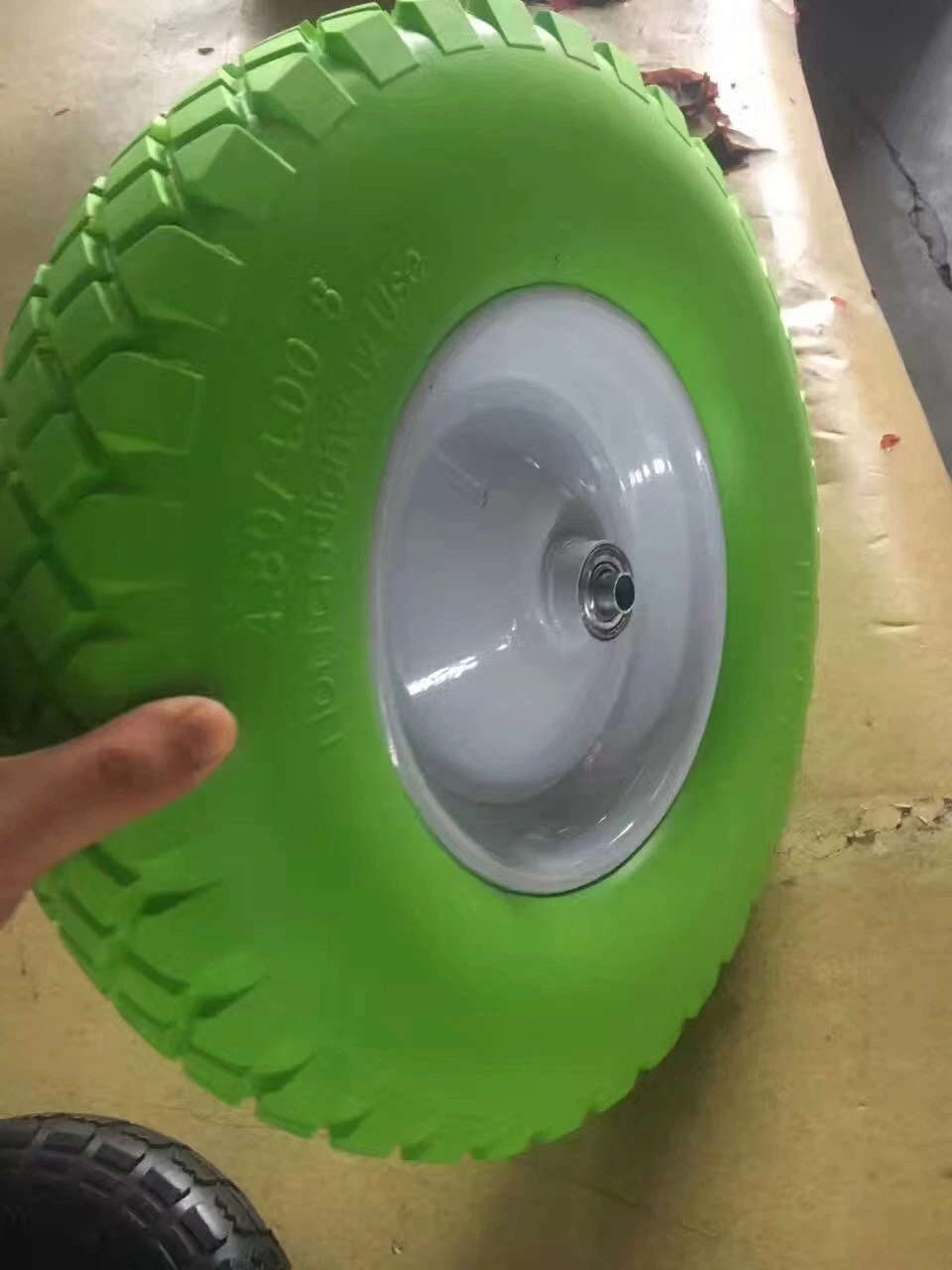16 Inch Air Rubber Wheel