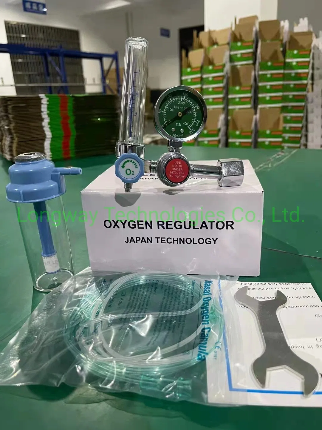 Oxygen Regulator and Flowmeter with Humidifier Bottle for Oxygen Cylinder Use