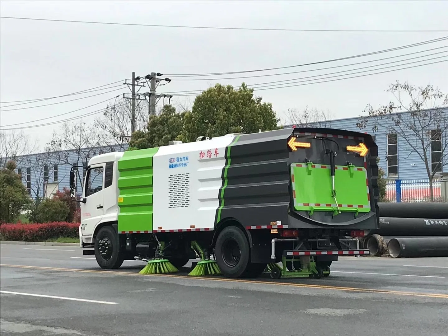 Airport Runway Sweeper Price of Vacuum Road Sweeper Truck