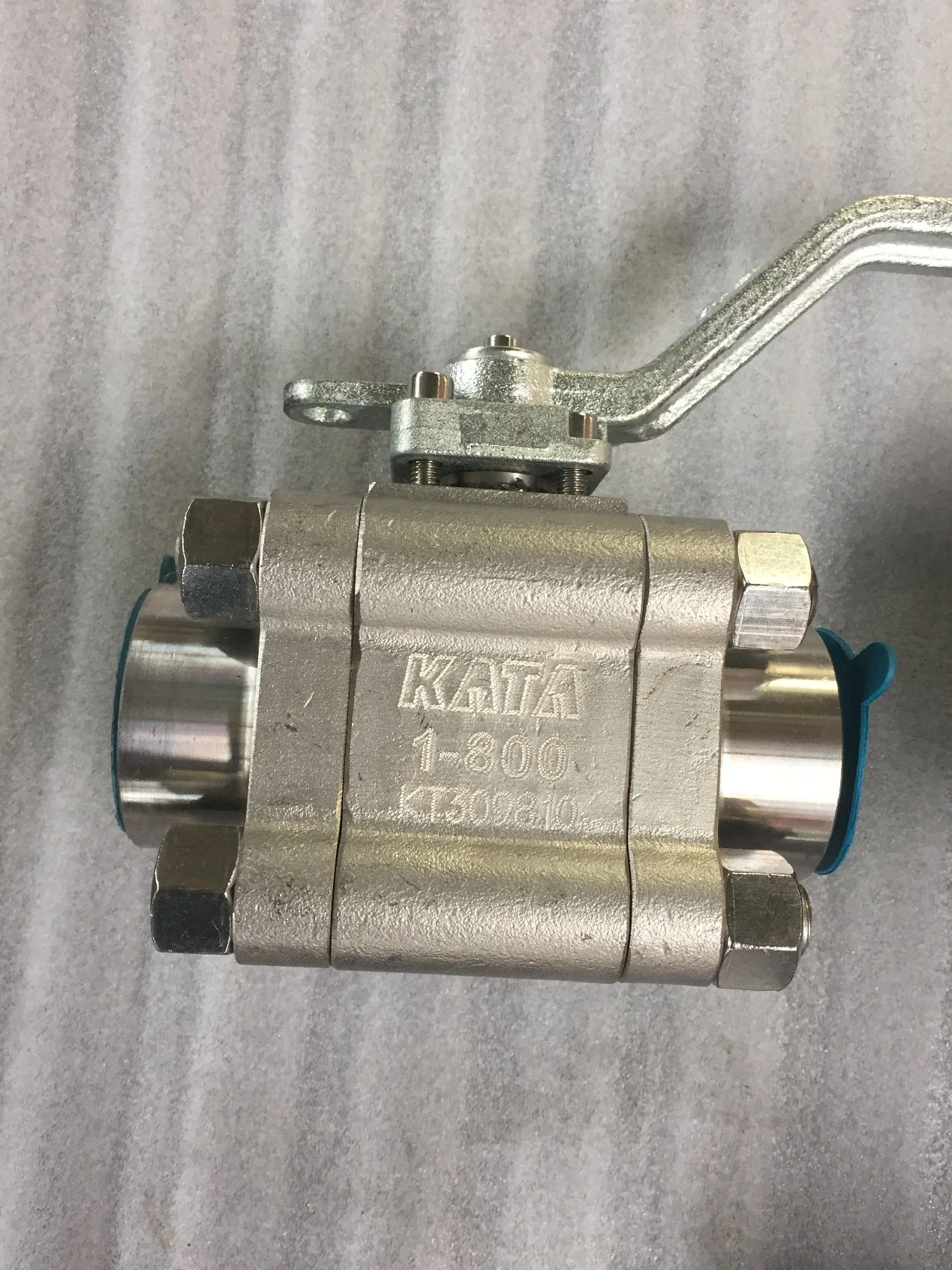 NPT Threaded 3 Piece Ball Valve F304 Class 800 1 Inch