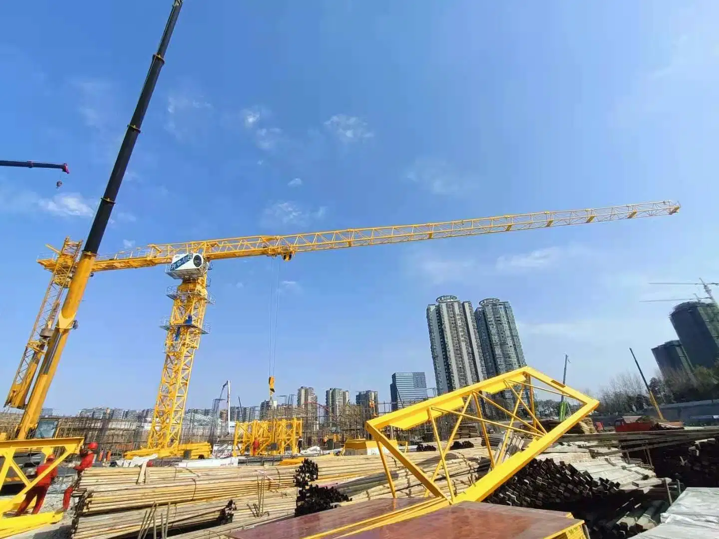 Sun Official Best Selling 10ton China Building Construction Hydraulic Topless Tower Crane Price Qtp7015-10t