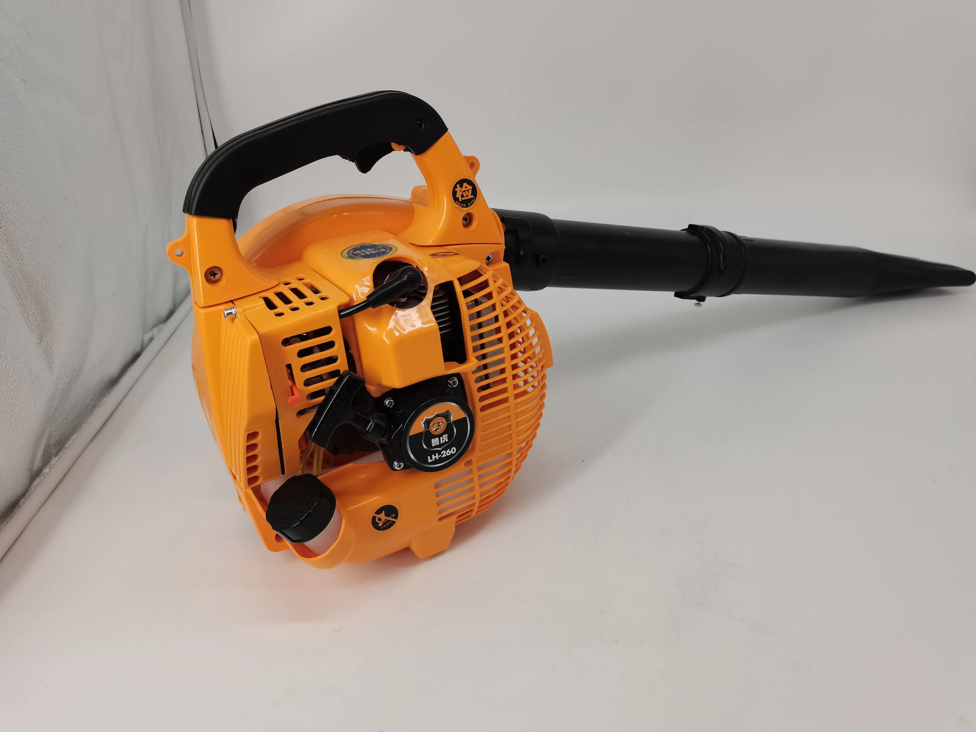 Portable Leaf Blower Eb260 for Garden Tools with 0.75kw Engine