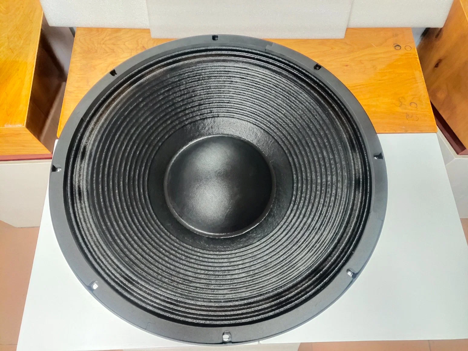 21pulgadas Neo a petición de personalización de 97dB Altavoz Subwoofer Punchful