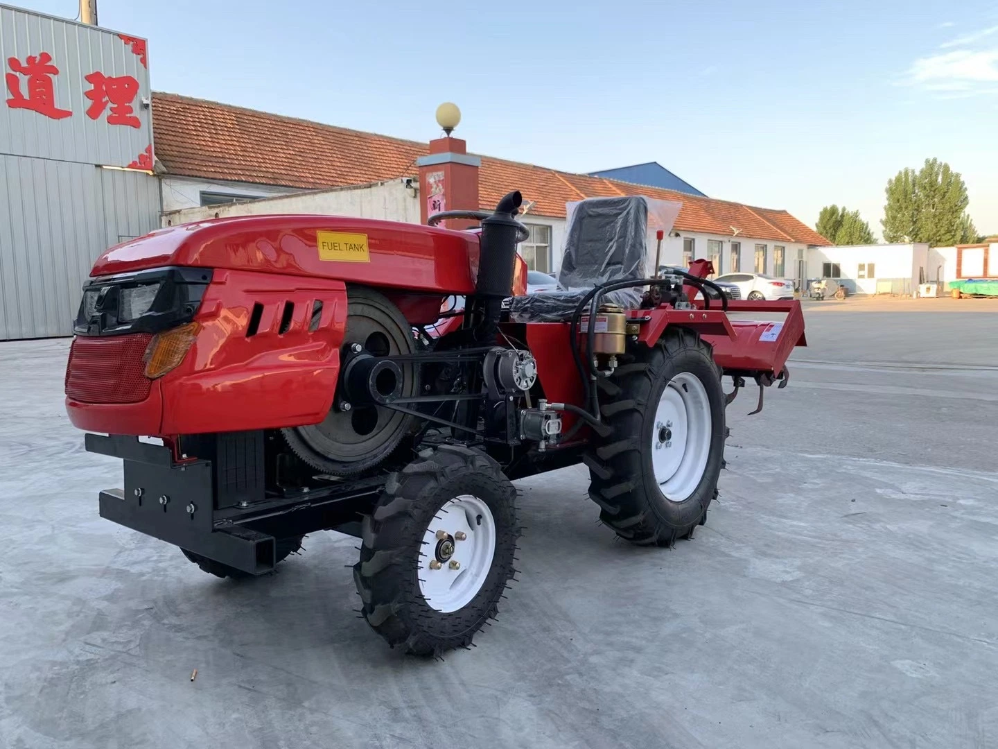 Certificación CE Mini 4X4 Farm 4 Wheel 25hp tractor pequeño