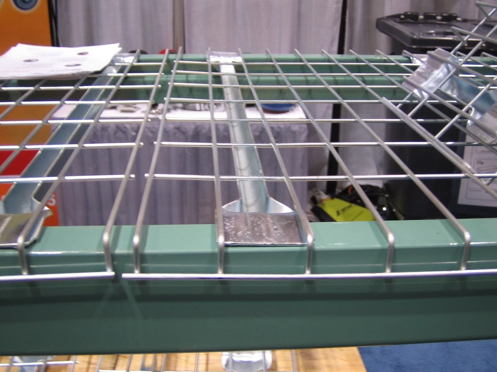 Wire Mesh Decking Box Use for Heavy Duty Pallet Racking Goods Steel Mesh Container