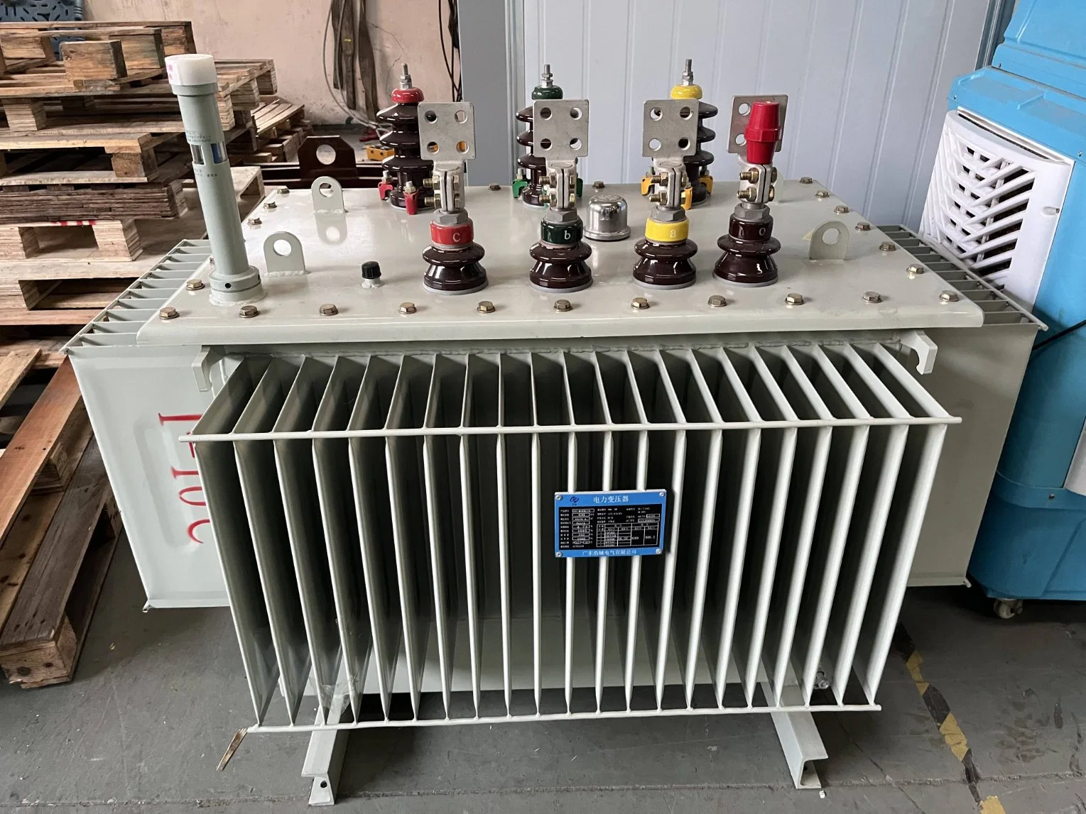 Low-Loss Oil-Immersed Voltage Three Dimensional and Three Phase Coiled Core Distribution Power Transformer of S13 Series