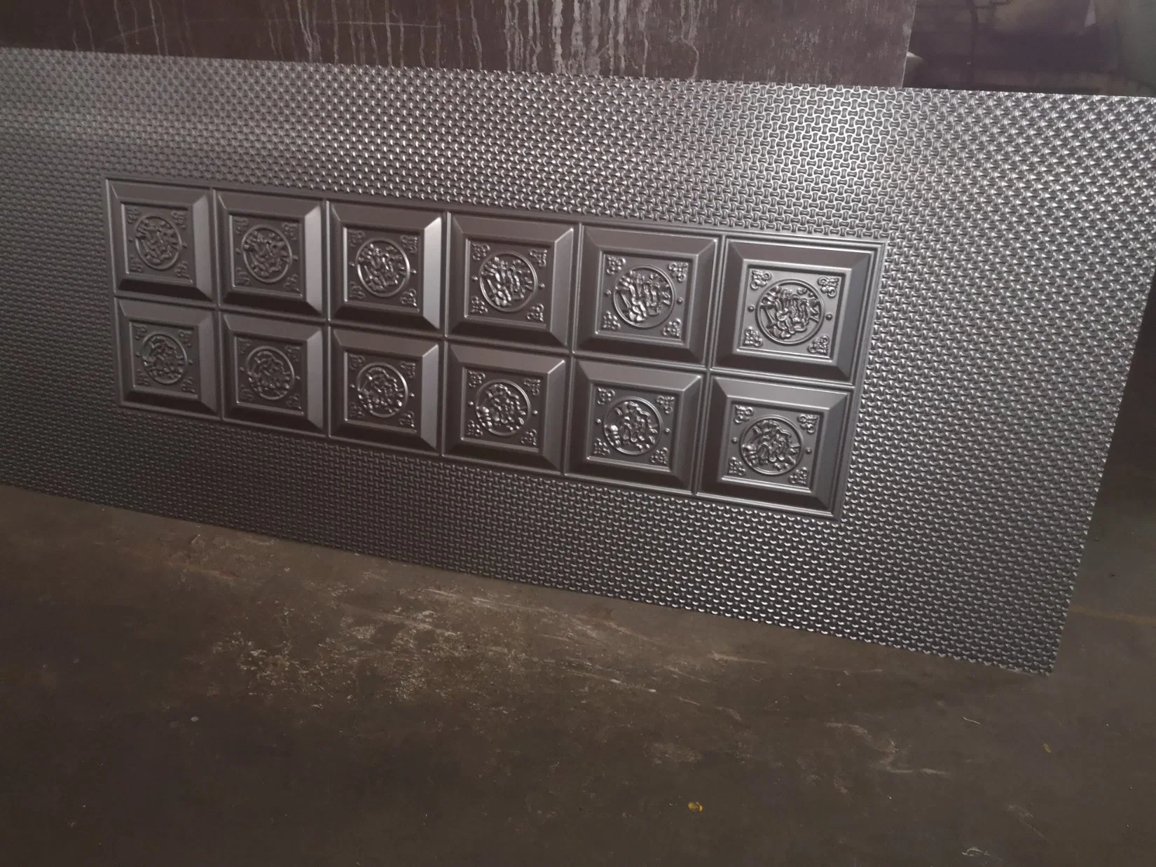 Máquina de prensa de embosado de placas metálicas para panel de puerta