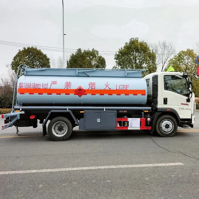 2 Axle 9600 Liters Fuel Oil Gas Tank Special Vehicle