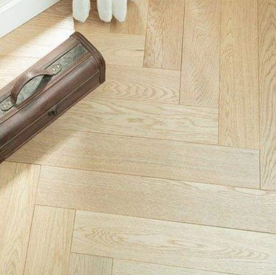 Factory Price 15 mm Chevron Engineered Wood Herringbone Parquet Waterproof Flooring