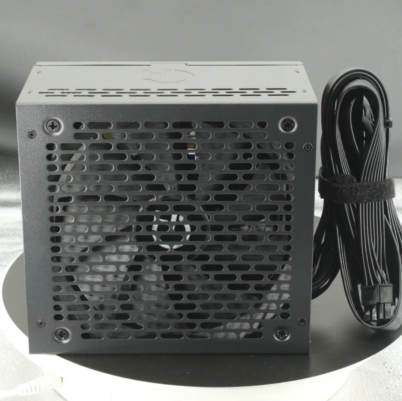 ATX 850W Fuente de alimentación ATX de PC de escritorio Fuentes de alimentación de conmutación de los proveedores de energía con ventilador de 12cm tapa negra