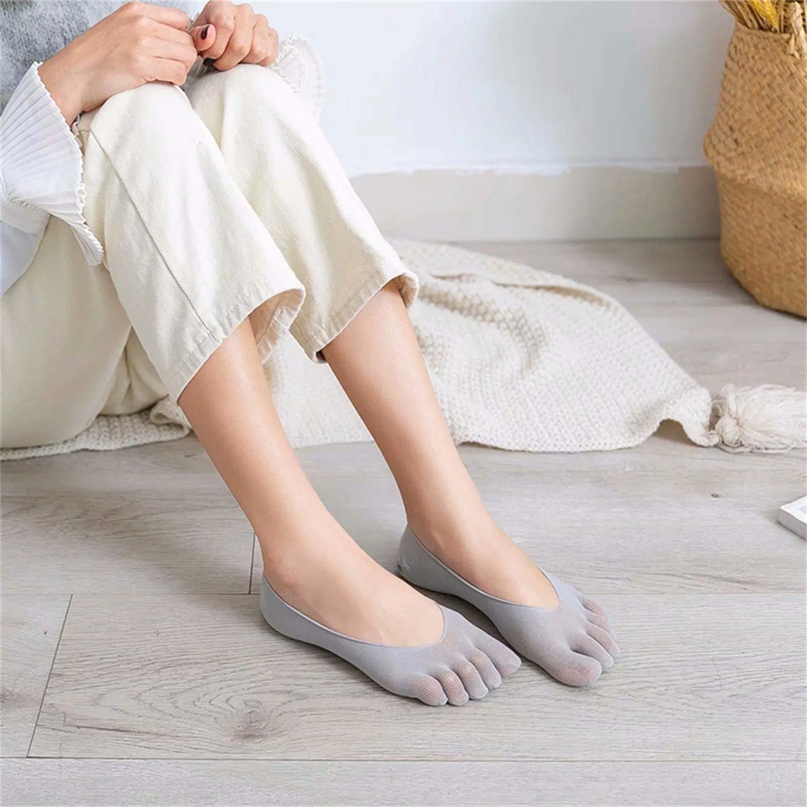 New Style 2023 Hot Sale Women No Show Full Toe Yoga Socks