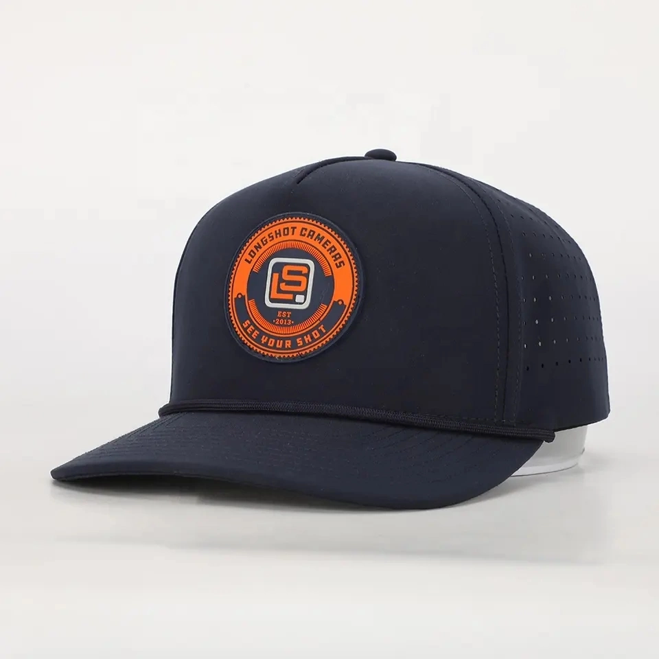 Diseño personalizado al por mayor cuerda 5 Panel perforado Azul Marino Deporte Gorras de golf parche de goma logotipo poliéster Gorras Corte láser agujero Gorra de béisbol Unisex